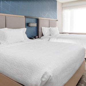 Queen Suite Tub Mobility Accessible